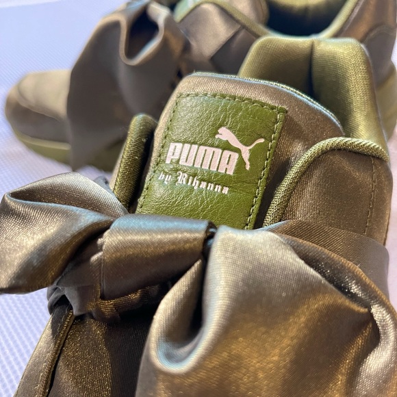 ✨ FENTY X PUMA by RIHANNA ✨ - Picture 3 of 10